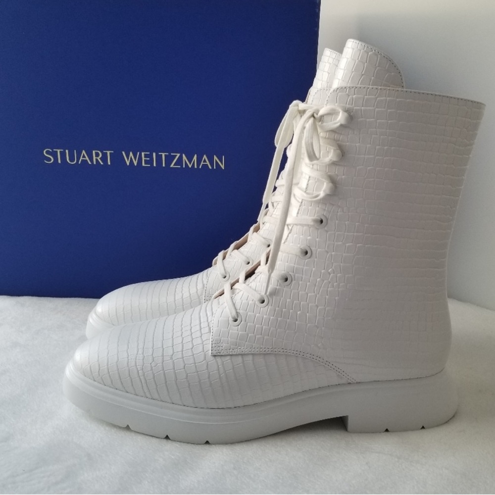 Stuart Weitzman women's the Mckenzee croc-effect white boots size 9